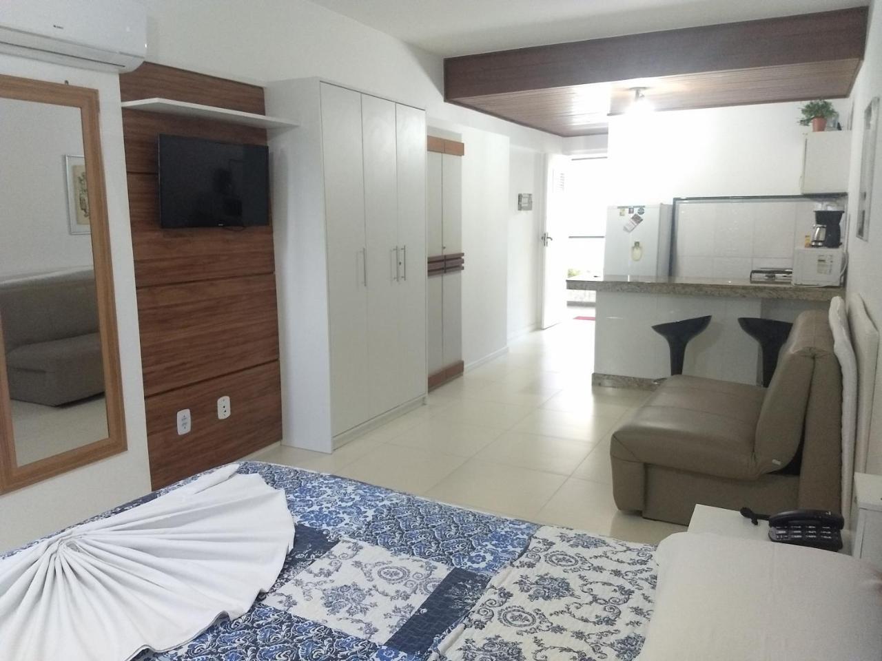 Flat Na Avenida Oceanica Salvador